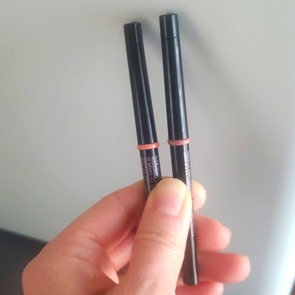 Mary Kay Lip Liner Coral, Light Nude,Waterproof, long-lasting formula sharpener - Picture 3 of 4